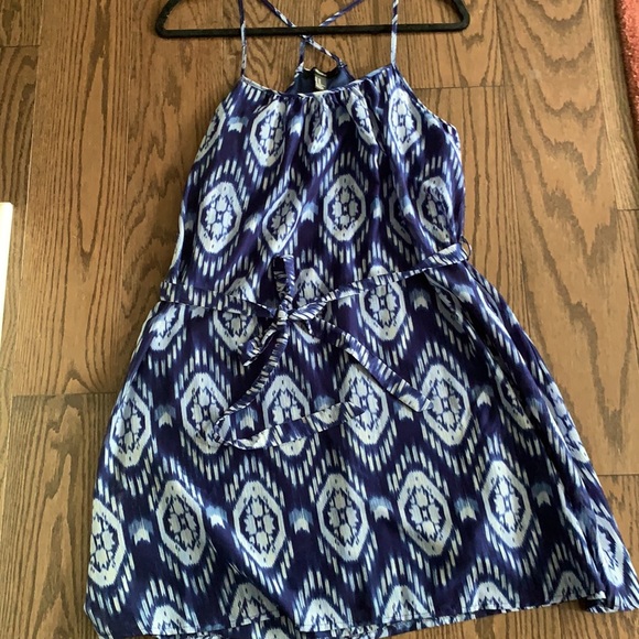 Patterned Shift Dress - Picture 3 of 6